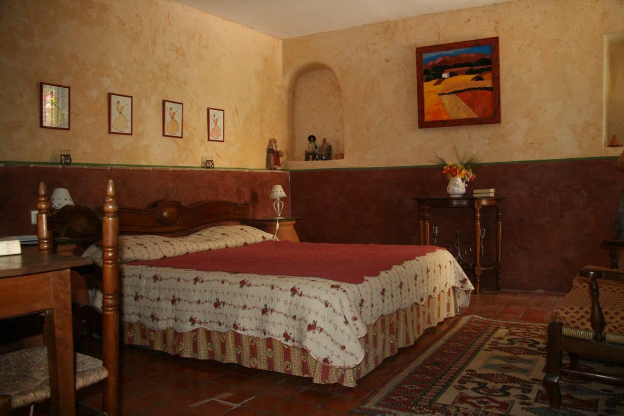Le Jas Des Nevieres Bed & Breakfast Pierrerue  Bagian luar foto